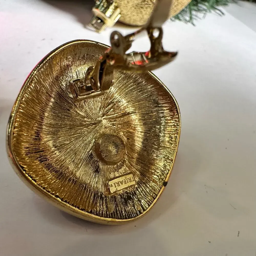 Clip on earrings